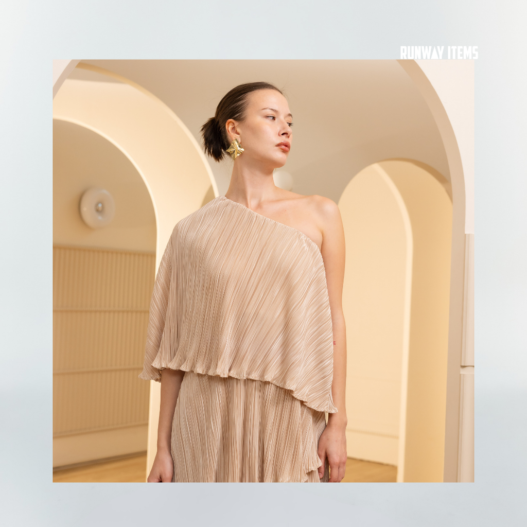 Off-Shoulder Tiered Ruffle Pleated Dress